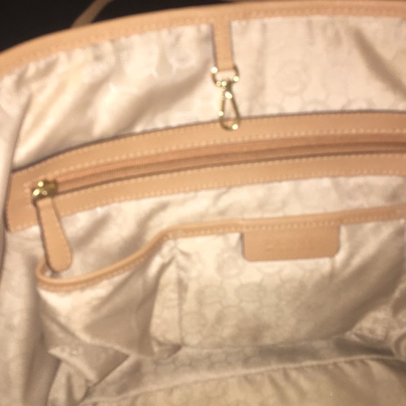 Michael Kors Tote & Wallet Set - Picture 2 of 4